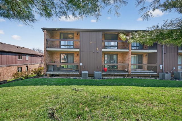 8150 Brookside Drive 204, Palos Park, IL 60464