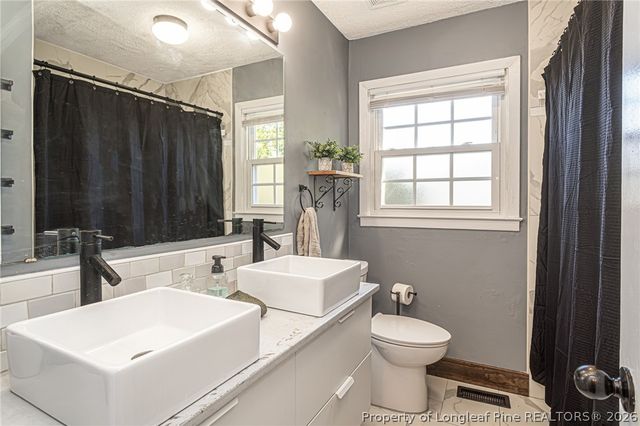 504 Jamestown Avenue, Fayetteville, NC 28303