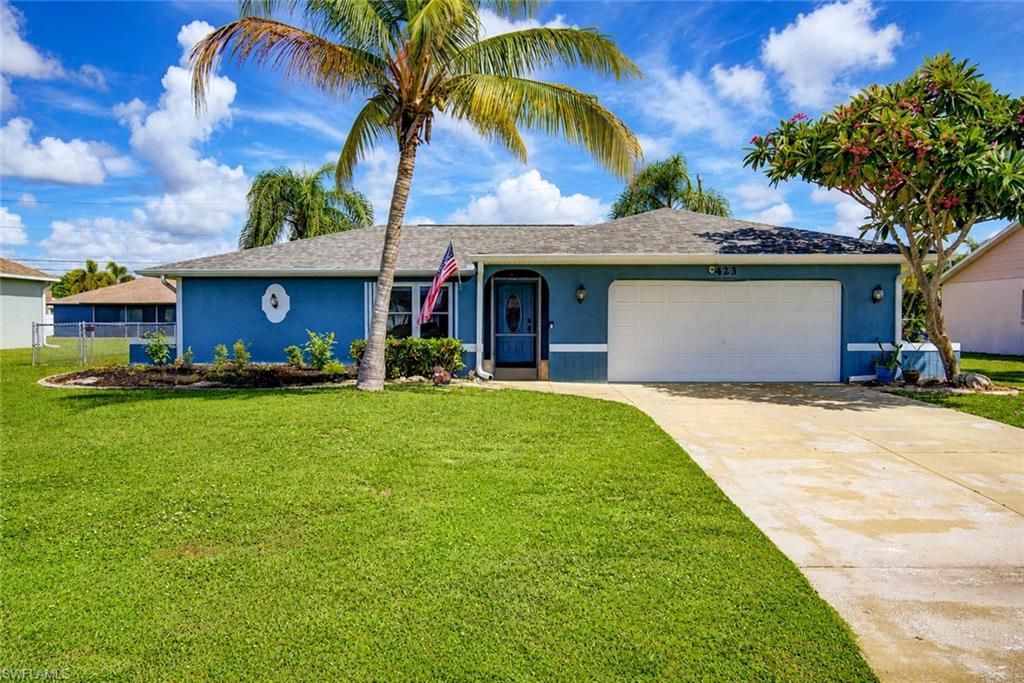 423 39th TER, CAPE CORAL, FL 33914 — exterior