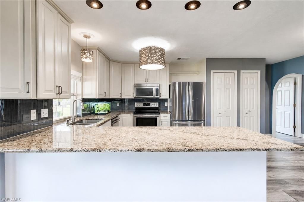 423 39th TER, CAPE CORAL, FL 33914 — photo 3
