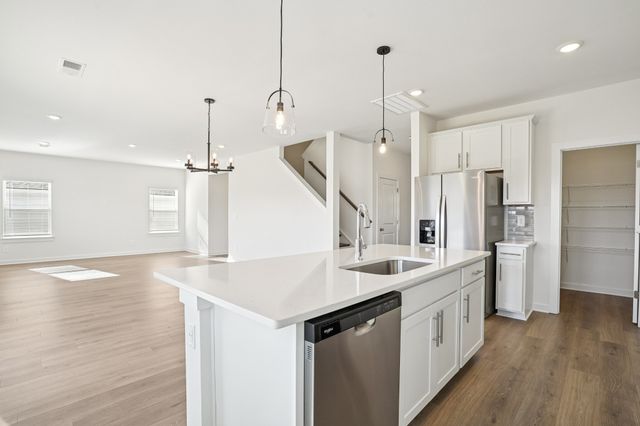 2360 Woodmeadow Dr, Clarksville, TN 37043