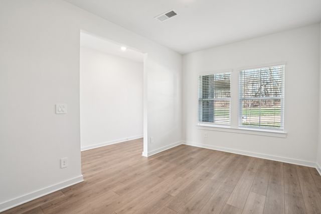 2360 Woodmeadow Dr, Clarksville, TN 37043