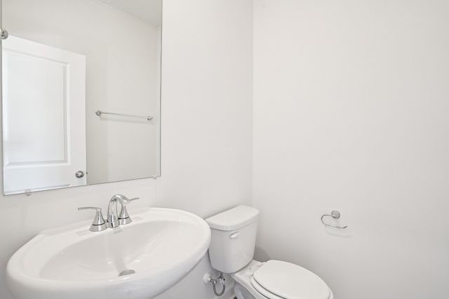 2360 Woodmeadow Dr, Clarksville, TN 37043