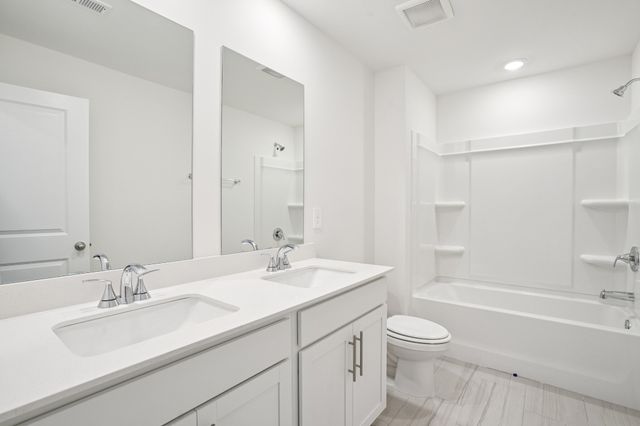 2360 Woodmeadow Dr, Clarksville, TN 37043