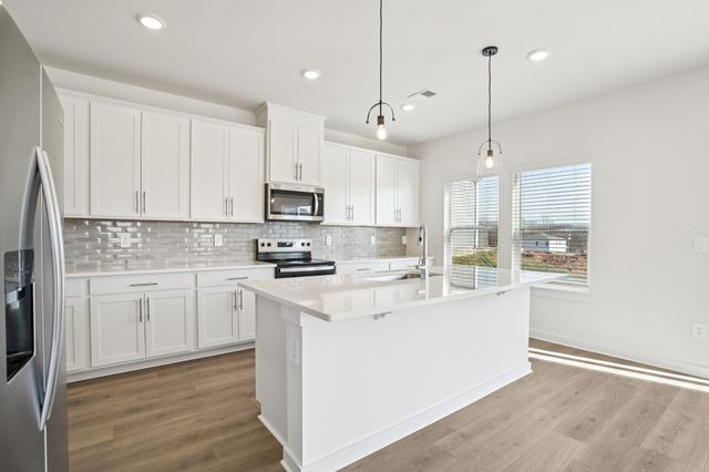 2360 Woodmeadow Dr, Clarksville, TN 37043