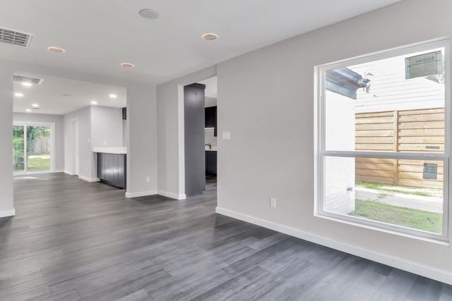1310 Elmwood Boulevard, Dallas, TX 75224