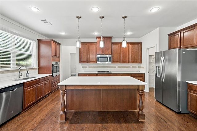947 Halletts Peak Place, Lawrenceville, GA 30044
