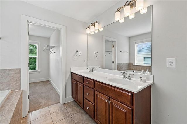 947 Halletts Peak Place, Lawrenceville, GA 30044