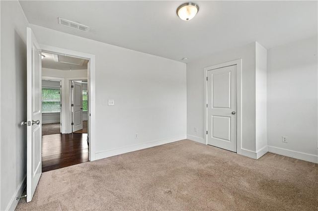 947 Halletts Peak Place, Lawrenceville, GA 30044