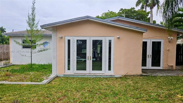 3337 SW 44th Ct, Dania Beach, FL 33312
