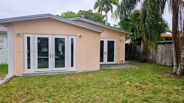 3337 SW 44th Ct, Dania Beach, FL 33312
