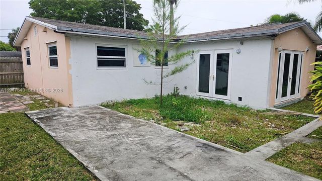 3337 SW 44th Ct, Dania Beach, FL 33312