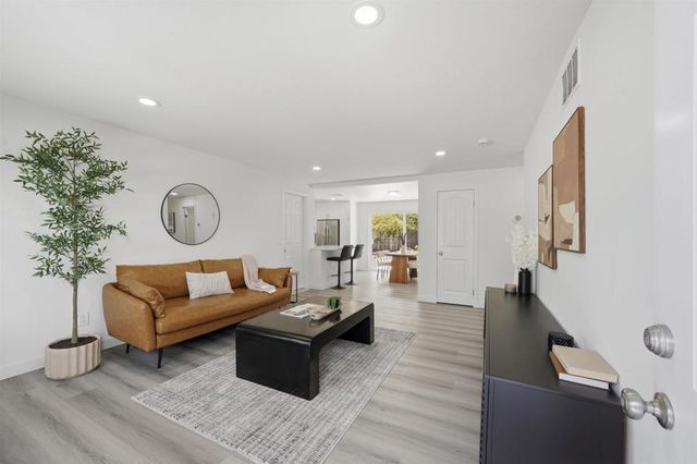 13641 Carriage Road, Poway, CA 92064