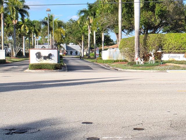 718 Whippoorwill Lane, Delray Beach, FL 33445