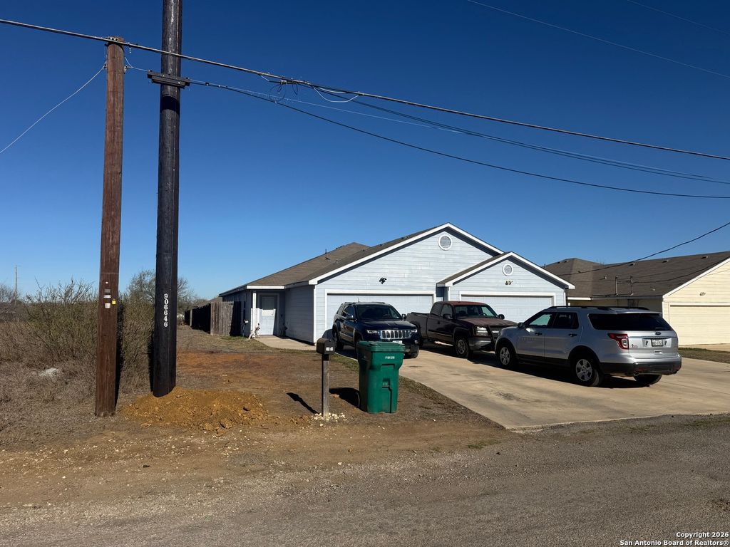 1103 Maple, Jourdanton, TX 78026