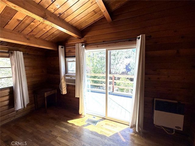 531 Mountain View, Wrightwood, CA 92397