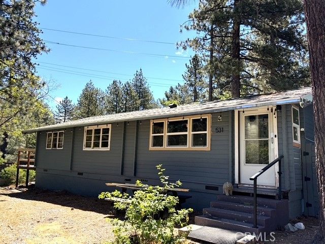 531 Mountain View, Wrightwood, CA 92397