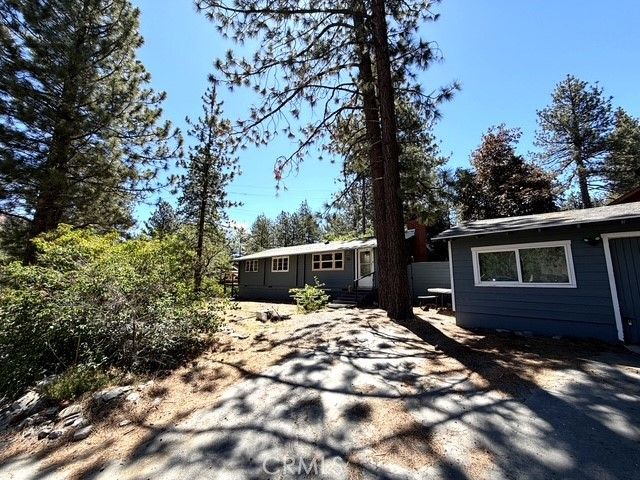 531 Mountain View, Wrightwood, CA 92397