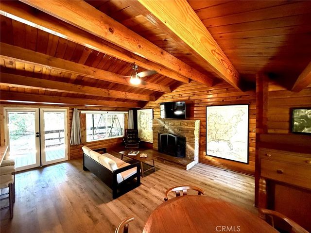 531 Mountain View, Wrightwood, CA 92397