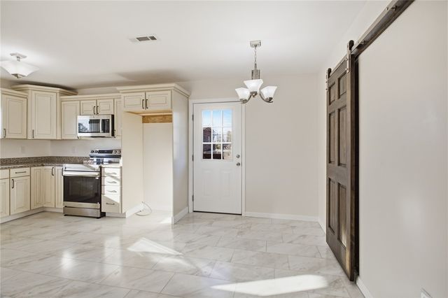 308 W South Fifth Street, Seneca, SC 29678