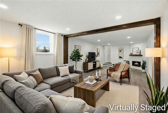 308 W South Fifth Street, Seneca, SC 29678