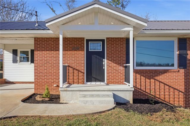 308 W South Fifth Street, Seneca, SC 29678