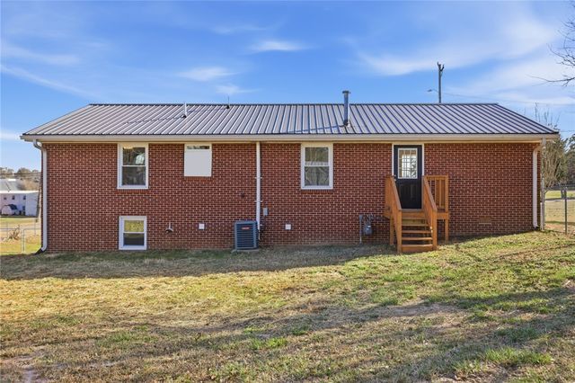 308 W South Fifth Street, Seneca, SC 29678