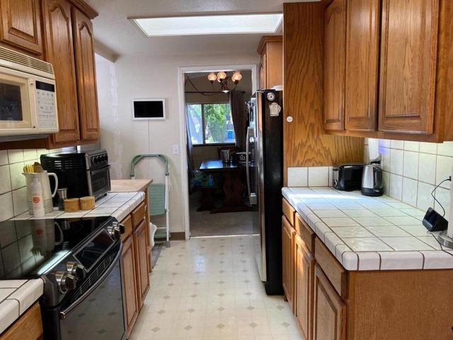 10600 Gascoigne Drive, Cupertino, CA 95014