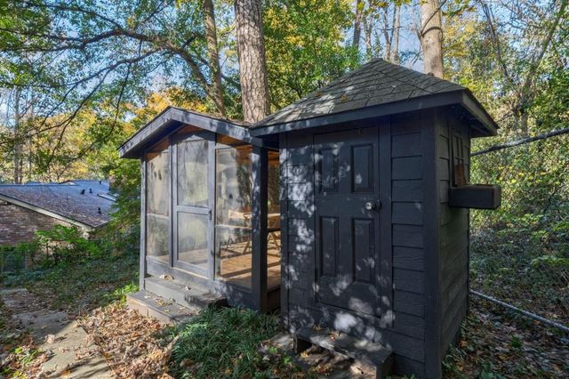 922 Barton Woods NE Road, Atlanta, GA 30307