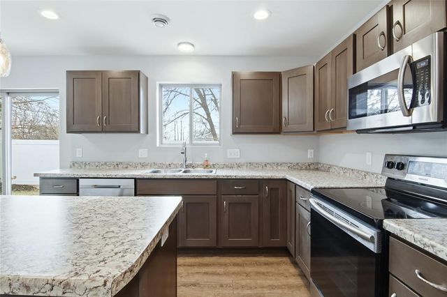 2647 Sessions Street, Eau Claire, WI 54701