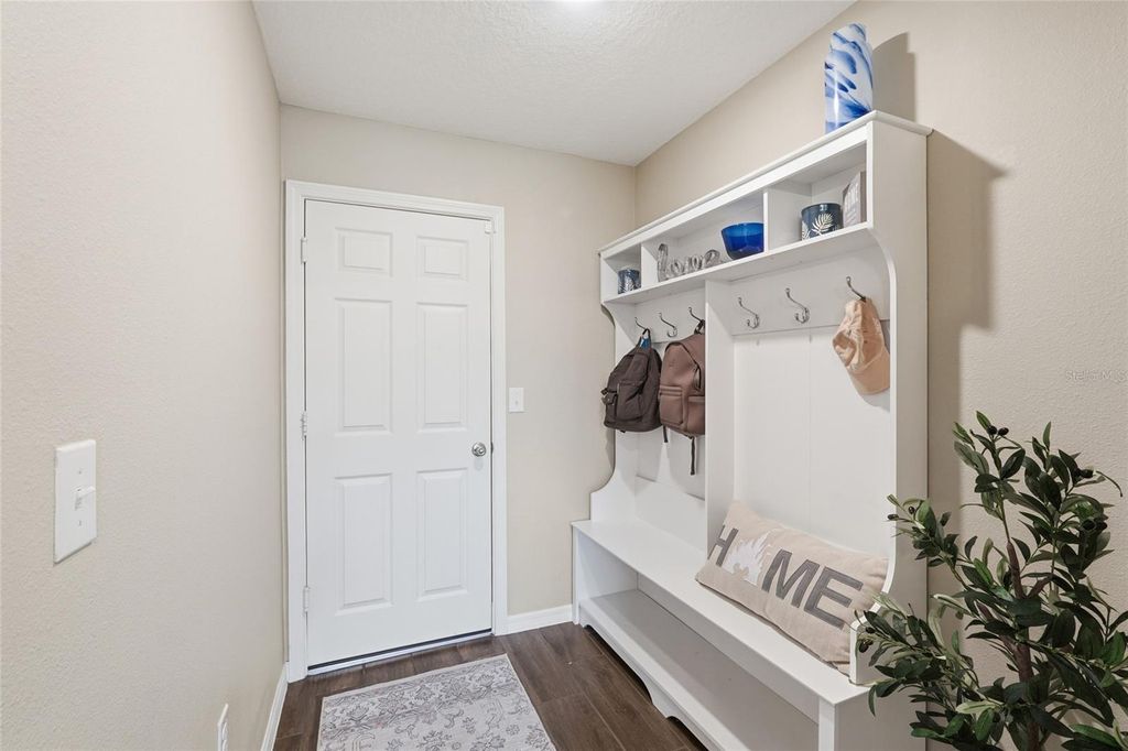 Image 24 of property listing at 1185 AUGUSTUS DRIVE, Davenport, FL 33896