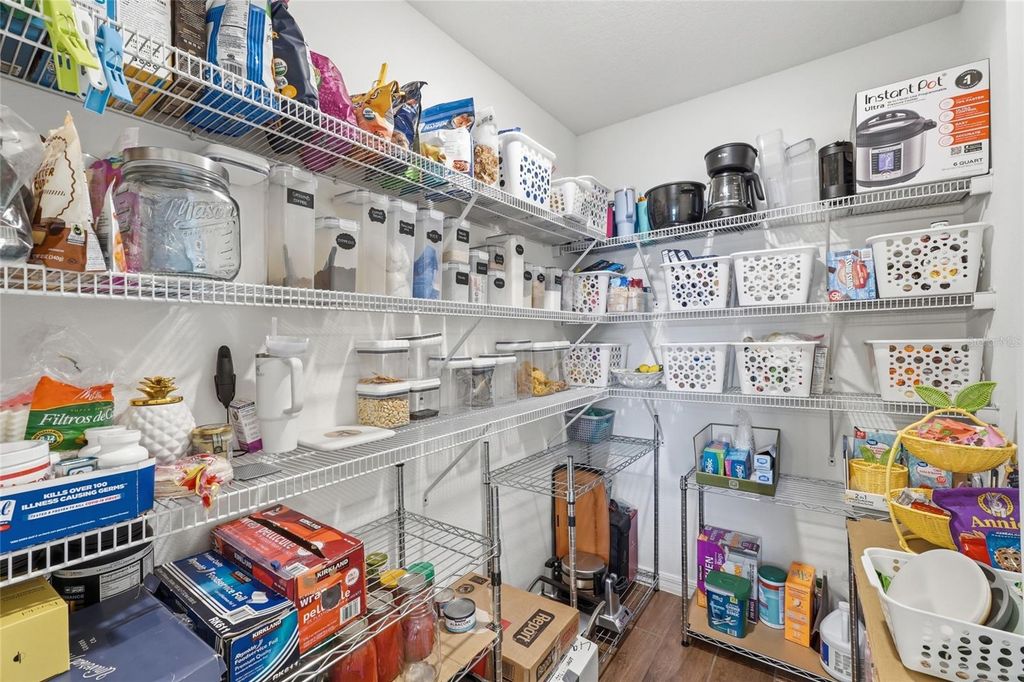 Image 25 of property listing at 1185 AUGUSTUS DRIVE, Davenport, FL 33896