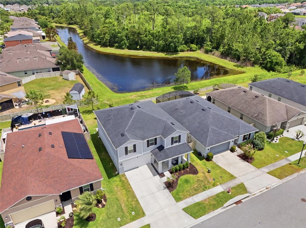 Image 4 of property listing at 1185 AUGUSTUS DRIVE, Davenport, FL 33896