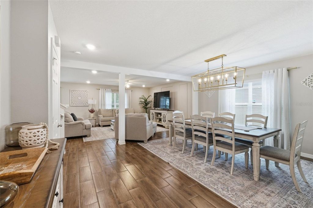 Image 9 of property listing at 1185 AUGUSTUS DRIVE, Davenport, FL 33896