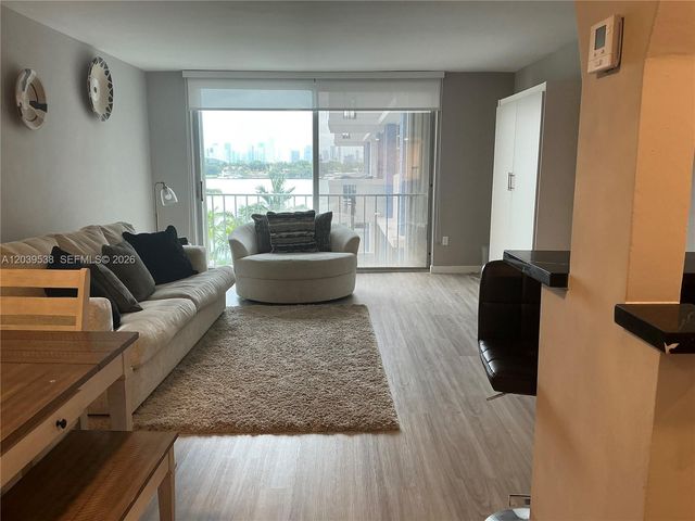 800 W Ave 533 533, Miami Beach, FL 33139