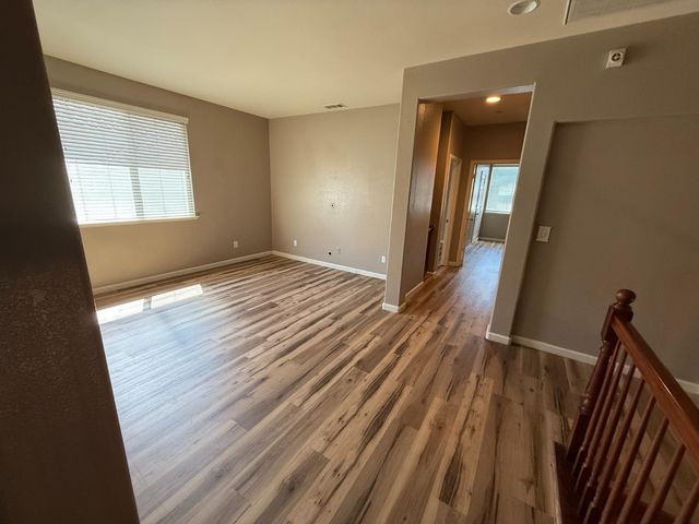 1001 La Paloma St, Turlock, CA 95382