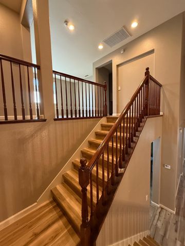 1001 La Paloma St, Turlock, CA 95382