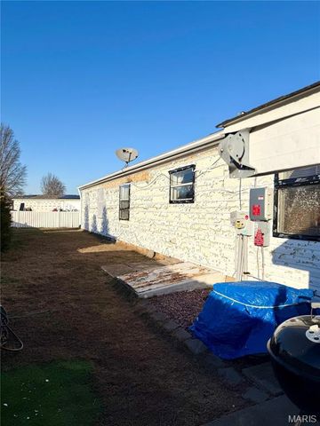 11274 Branding Stone Drive, Lebanon, IL 62254