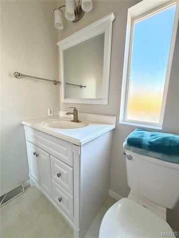 11274 Branding Stone Drive, Lebanon, IL 62254