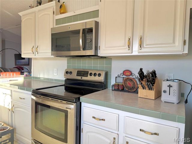 11274 Branding Stone Drive, Lebanon, IL 62254