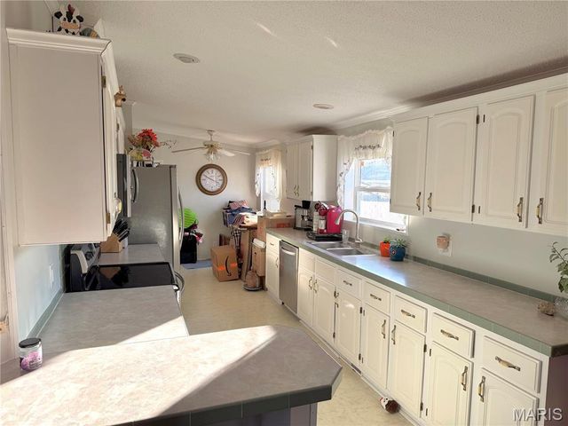 11274 Branding Stone Drive, Lebanon, IL 62254