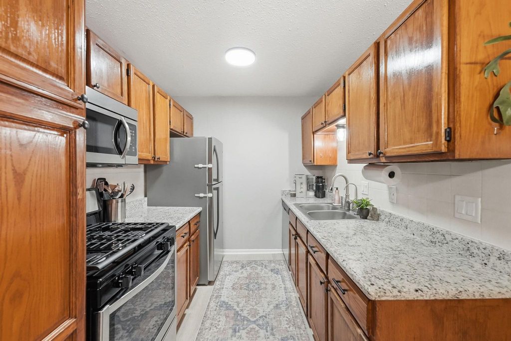 1646 City View Drive 19, Eagan, MN 55121 — photo 2