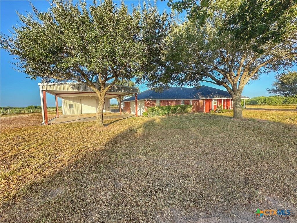 477 Dewberry Lane, Victoria, TX 77904