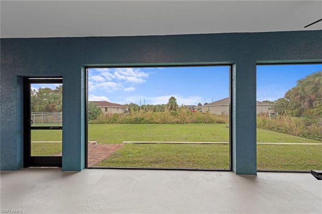 4215 15th ST SW, Lehigh Acres, FL 33976