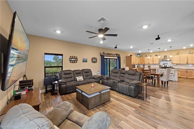 4215 15th ST SW, Lehigh Acres, FL 33976