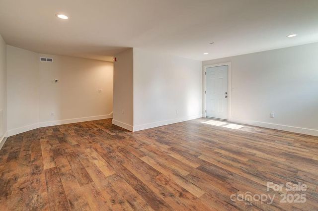 55 Cisco Road, Asheville, NC 28805