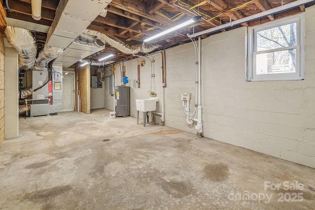 55 Cisco Road, Asheville, NC 28805