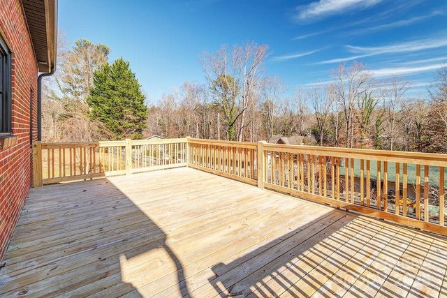 55 Cisco Road, Asheville, NC 28805