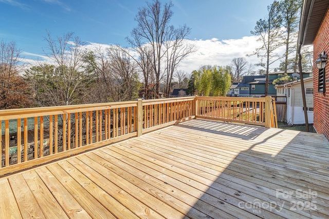 55 Cisco Road, Asheville, NC 28805