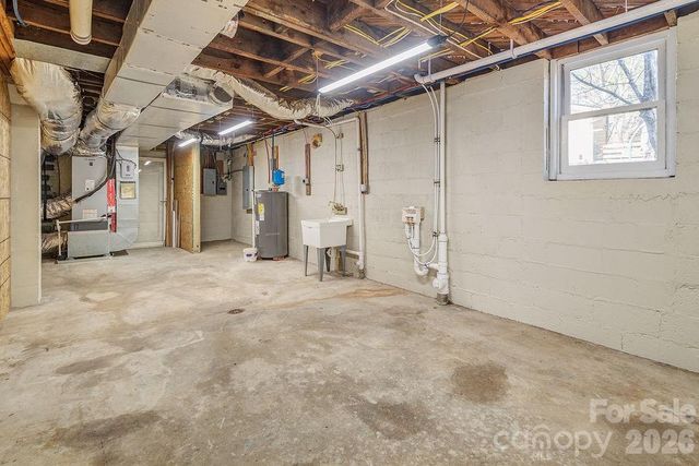 55 Cisco Road, Asheville, NC 28805